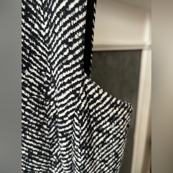 Zara Herringbone Fit & Flare Sleeveless Midi Dress Black Off White - Picture 6 of 7